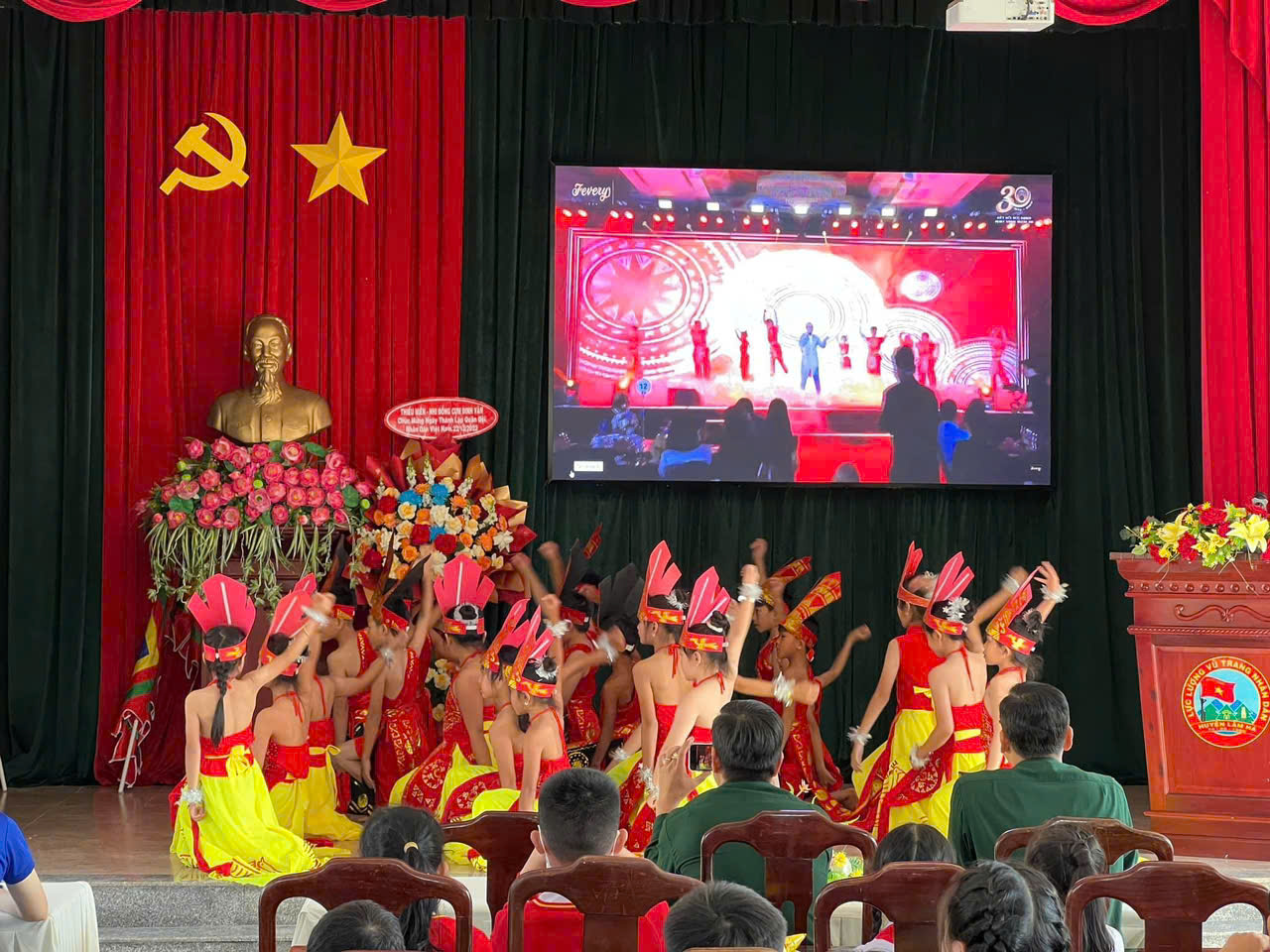 CHI BỘ ĐẢNG