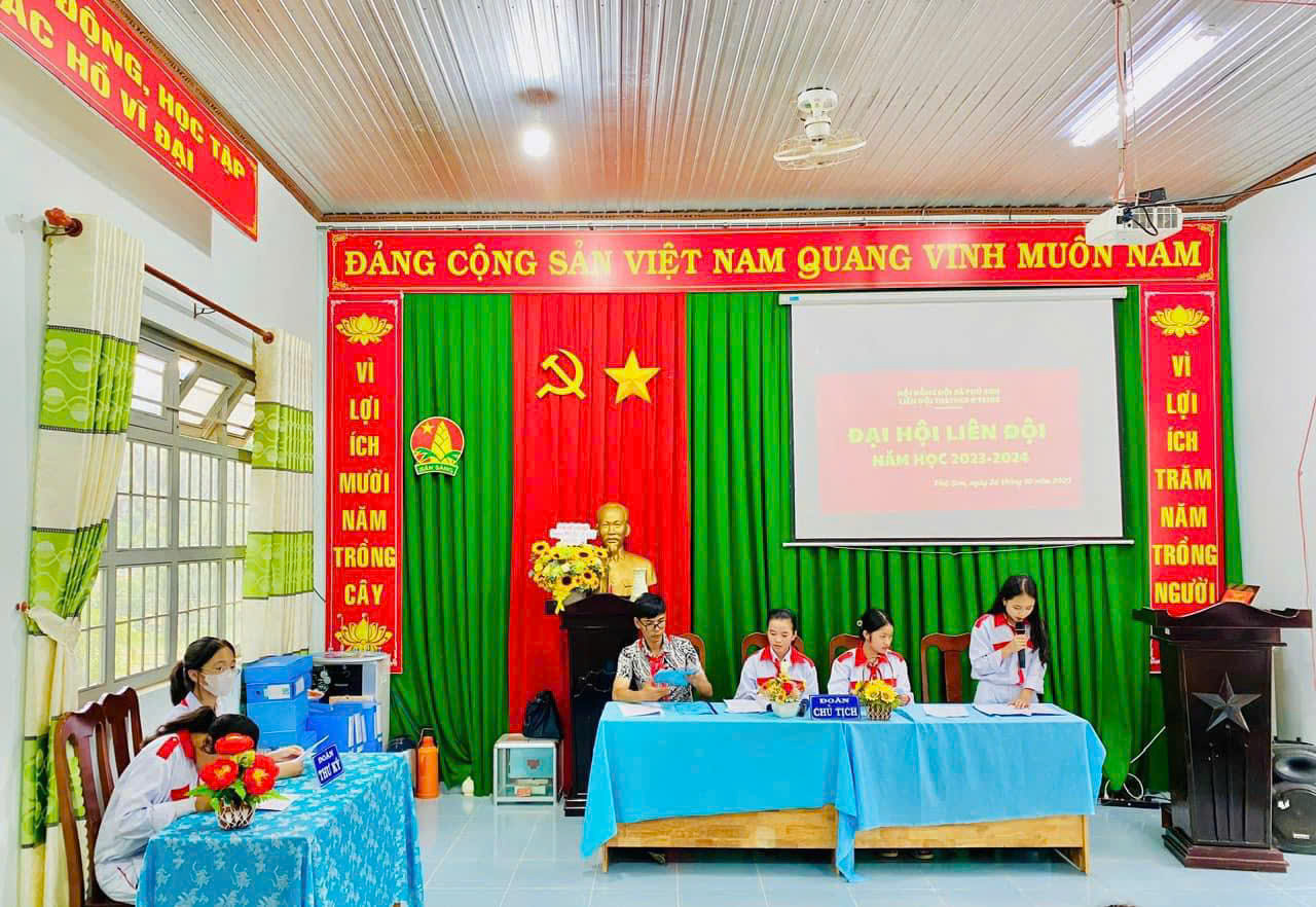 HOẠT ĐỘNG ĐOÀN ĐỘI