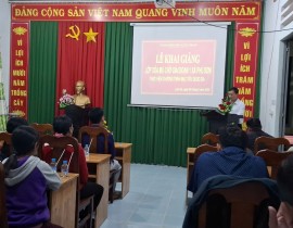 Khai giảng lớp xóa mù chữ